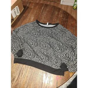 Medium Glam Black Grey Zebra Striped Long Sleeve Round Neck Pullover Shirt Top